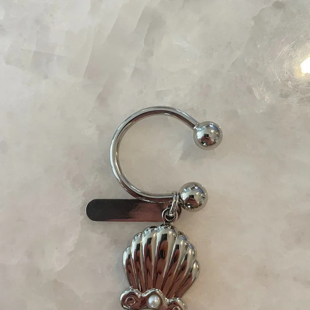 Mikimoto Shell Keychain - Picture 2 of 2